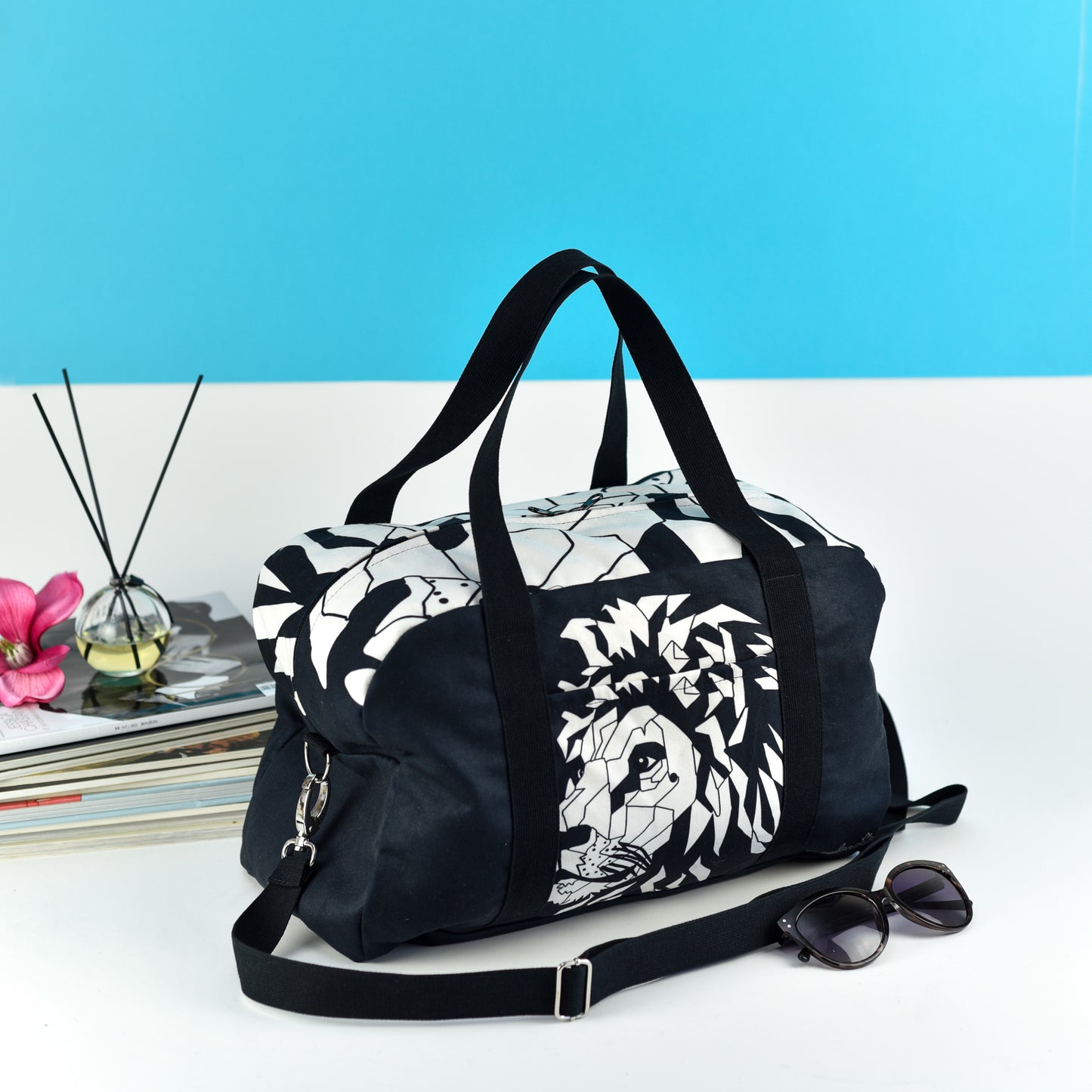 Travel Bag White Lion - Black