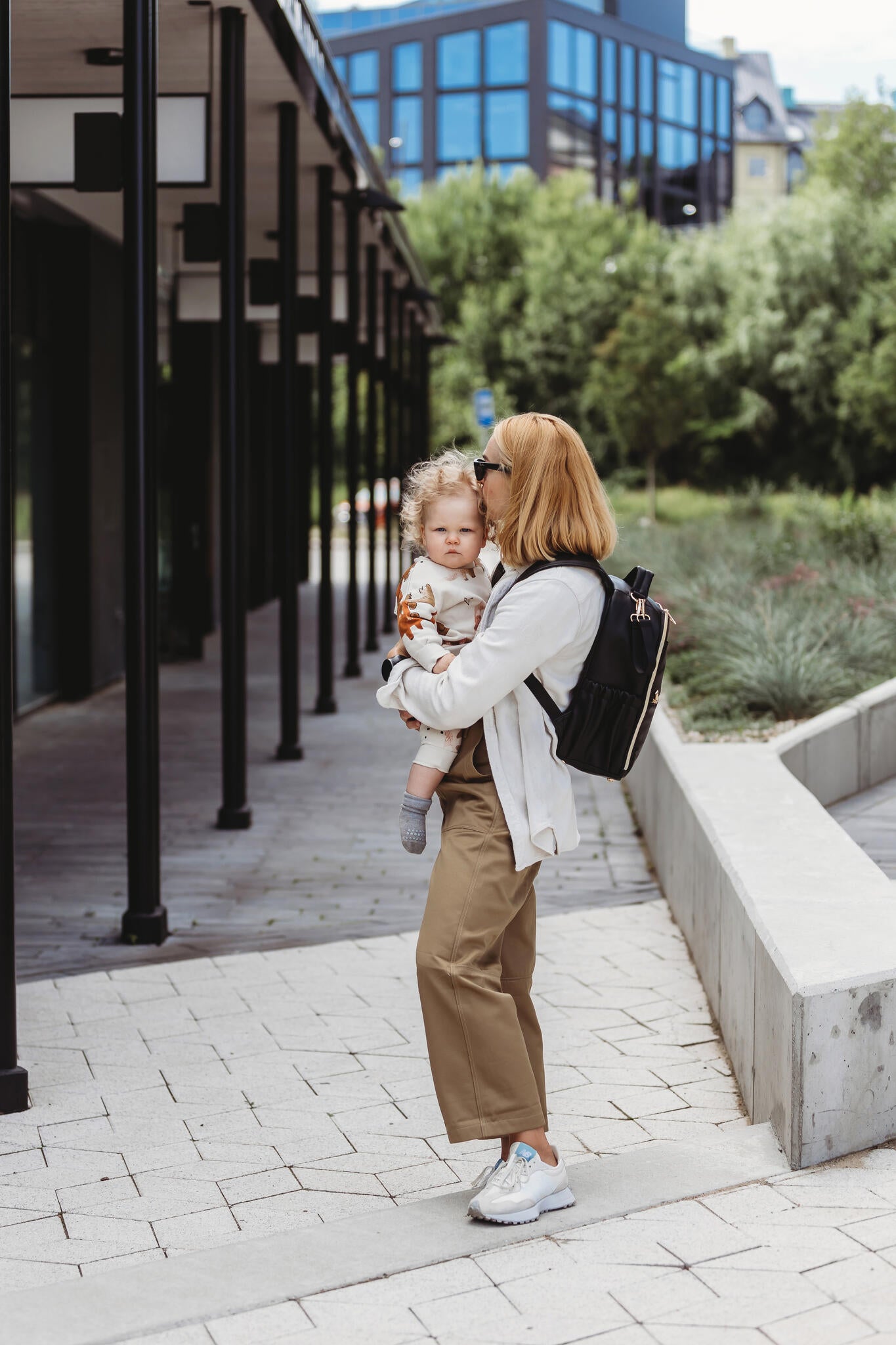 Kleiner Wickelrucksack – Espresso - Lomi Kids Shop