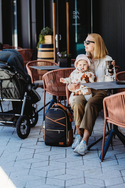 Großer Wickelrucksack – Schwarzer Kaffee - Lomi Kids Shop