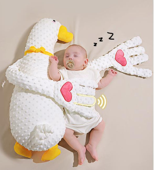 Großes weißes Gänsekissen für Babys.